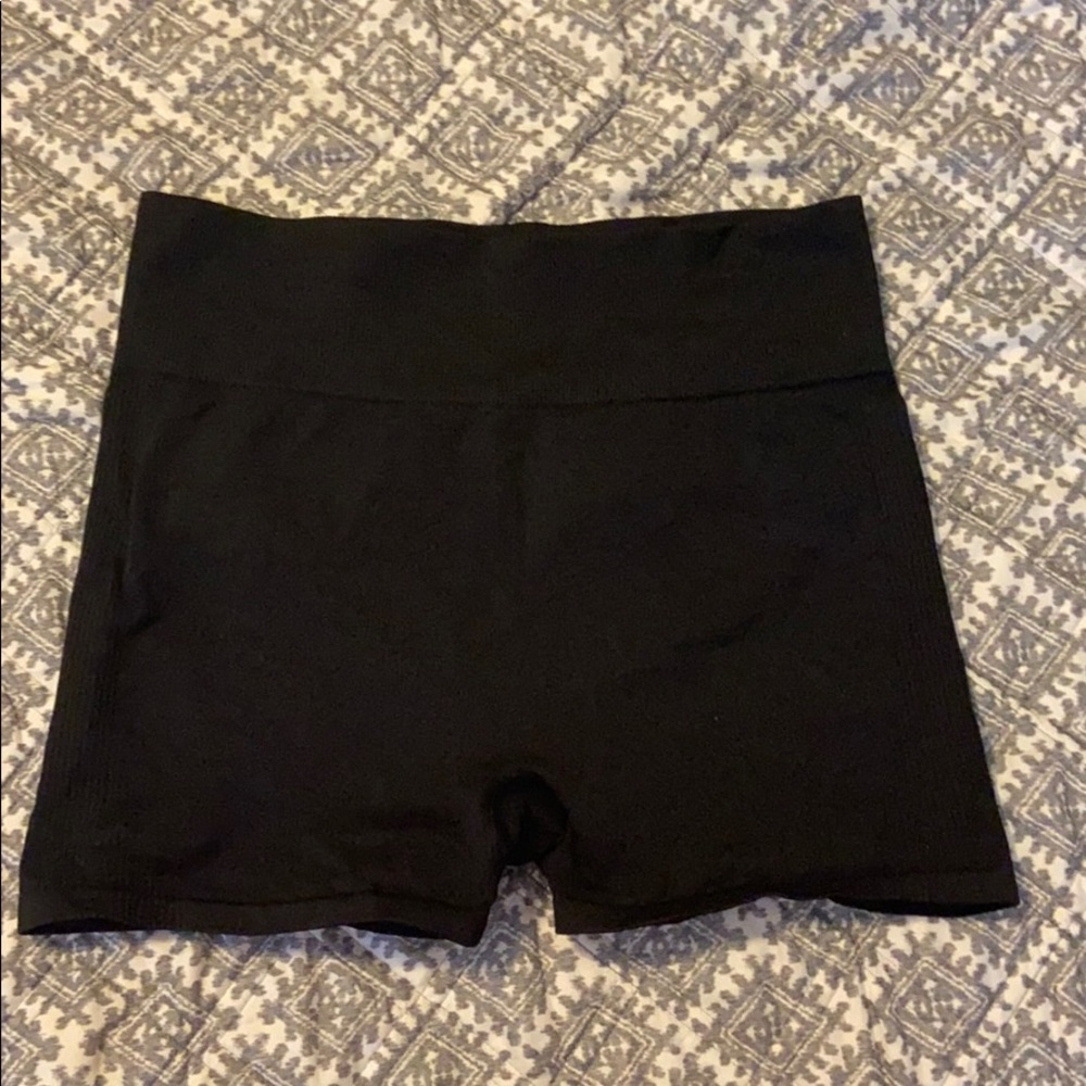 PINK seamless workout shortie